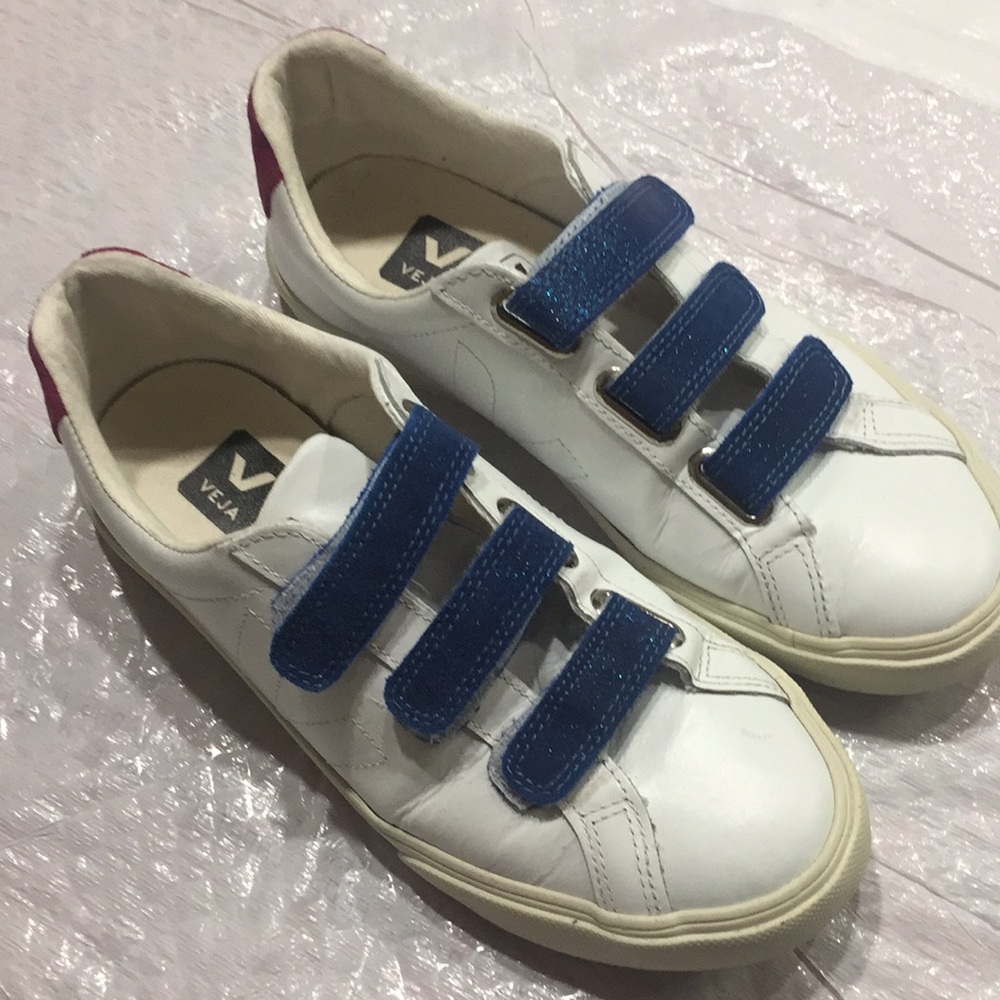 Veja sneakers size 39EU 8US good condition